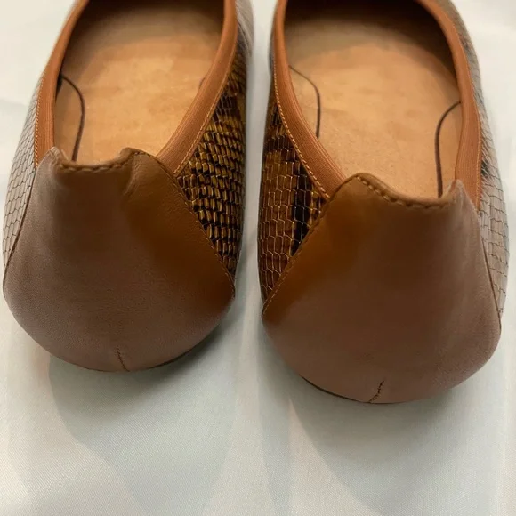 Vionic Women's brown snake skin ballet flats size 7.5 - Picture 5 of 7